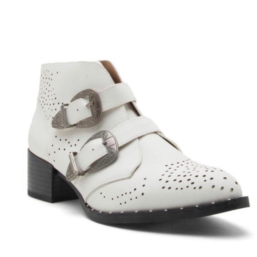 White Summer Qupid Buckle Booties in Size 6